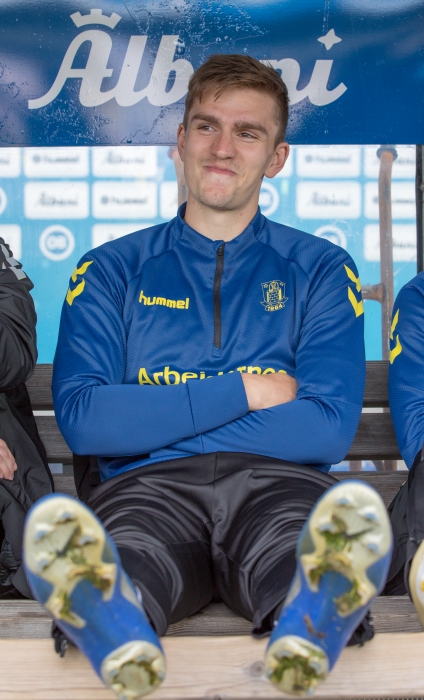 Mikael Uhre hygger sig før kick off mod OB